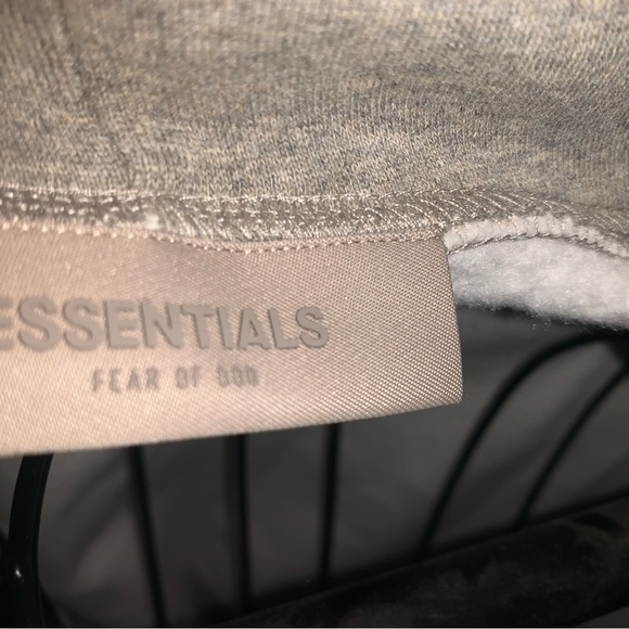 NWT Men’s  small FOG Essentials Hoodie (Heather Gray) - Picture 5 of 7